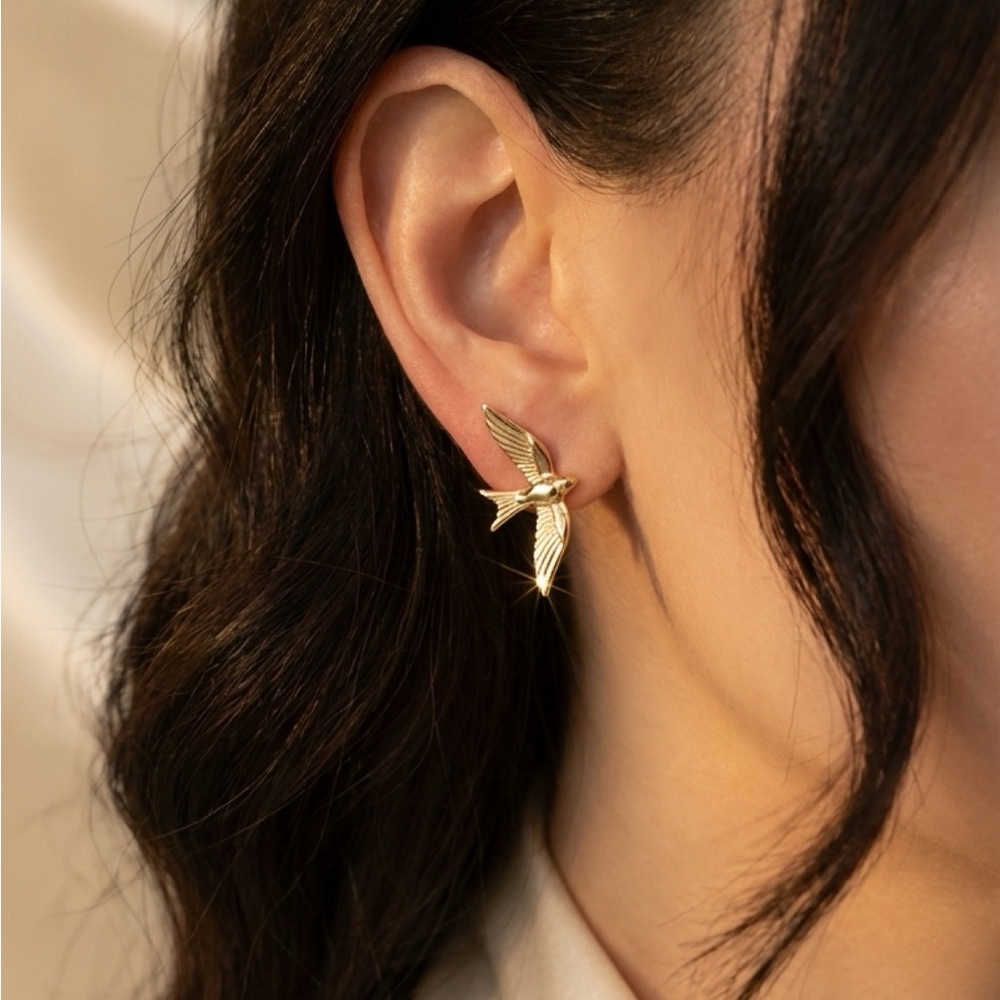 "Dainty Sparrow" Studs